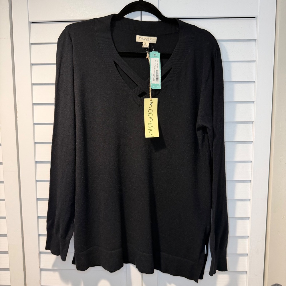 Moon‎ & Sky Jaxx Cross Cut Out Pullover Black Sweater V-Neck XL NWT